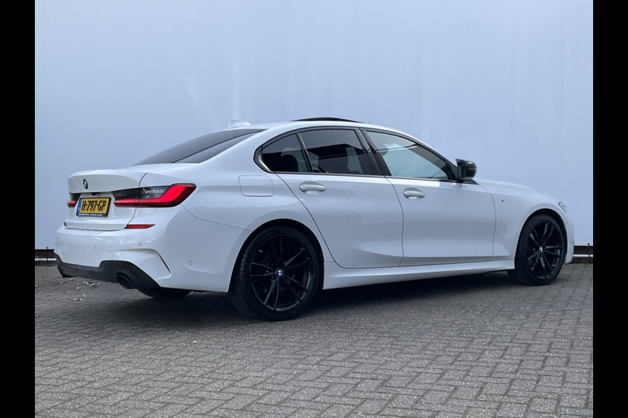BMW 3-serie 320i Executive Edition M-Sport Automaat Pano 19 Inch Carplay NL-Auto Uitstraling!