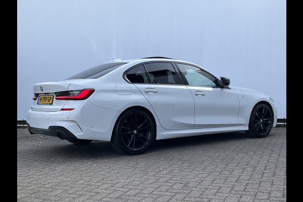 BMW 3-serie 320i Executive Edition M-Sport Automaat Pano 19 Inch Carplay NL-Auto Uitstraling!