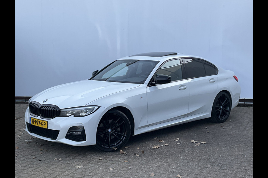BMW 3-serie 320i Executive Edition M-Sport Automaat Pano 19 Inch Carplay NL-Auto Uitstraling!