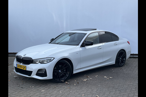 BMW 3-serie 320i Executive Edition M-Sport Automaat Pano 19 Inch Carplay NL-Auto Uitstraling!