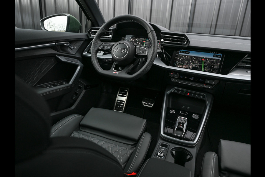 Audi A3 Sportback 45 TFSI e S edition 272pk Competition | Panoramadak | 5 jr garantie | Ambiance interieur | Active Cruise | Sonos Sound | S-Seats + Memory | Head-Up | Camera | Stoelverwarming | Keyless