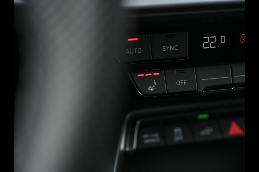 Audi A3 Sportback 45 TFSI e S edition 272pk Competition | Panoramadak | 5 jr garantie | Ambiance interieur | Active Cruise | Sonos Sound | S-Seats + Memory | Head-Up | Camera | Stoelverwarming | Keyless