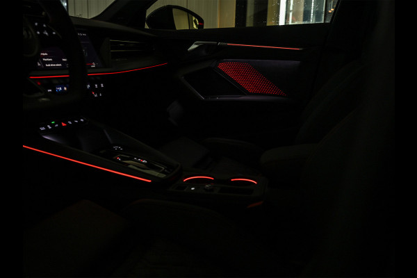 Audi A3 Sportback 45 TFSI e S edition 272pk Competition | Panoramadak | 5 jr garantie | Ambiance interieur | Active Cruise | Sonos Sound | S-Seats + Memory | Head-Up | Camera | Stoelverwarming | Keyless