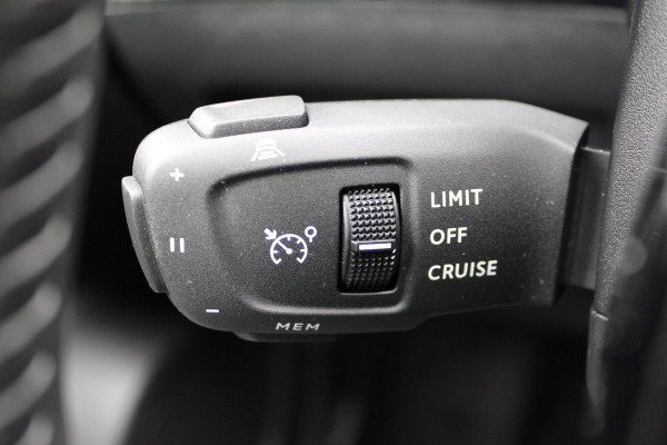Peugeot 2008 1.2 PureTech Allure Pack | Adaptieve cruise | BLIS | Camera | Led