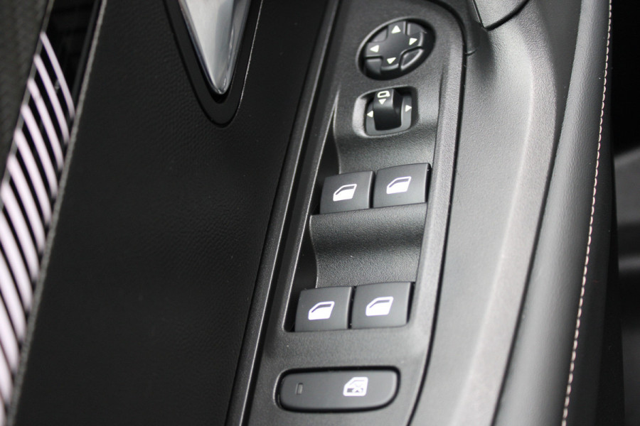 Peugeot 2008 1.2 PureTech Allure Pack | Adaptieve cruise | BLIS | Camera | Led