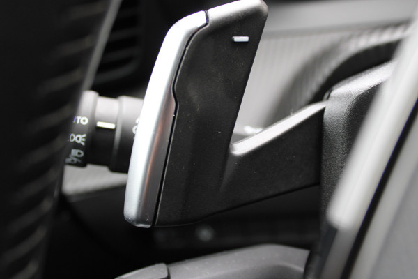 Peugeot 2008 1.2 PureTech Allure Pack | Adaptieve cruise | BLIS | Camera | Led