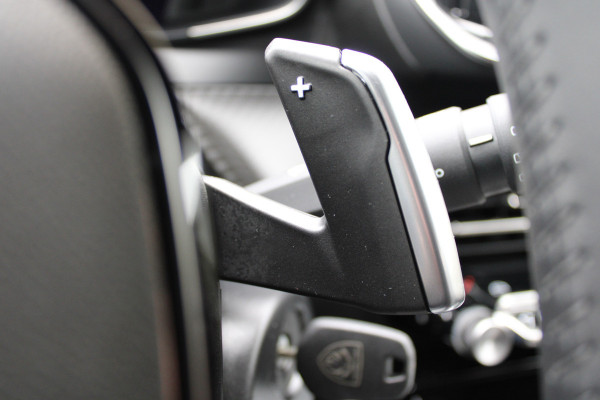 Peugeot 2008 1.2 PureTech Allure Pack | Adaptieve cruise | BLIS | Camera | Led