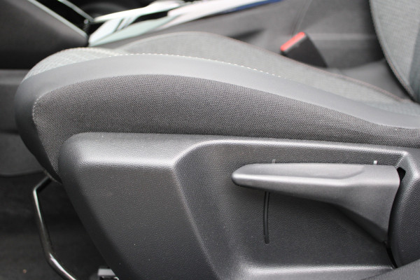 Peugeot 2008 1.2 PureTech Allure Pack | Adaptieve cruise | BLIS | Camera | Led