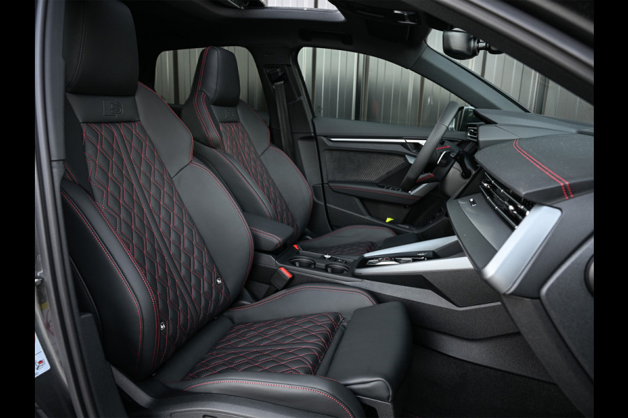 Audi A3 Sportback 45 TFSI e 272pk S edition Competition | Panoramadak | Ambiance interieur | Active Cruise | Sonos Sound | S-Seats + Memory | Head-Up | Camera | Stoelverwarming | Keyless