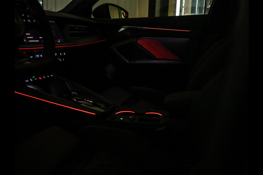 Audi A3 Sportback 45 TFSI e 272pk S edition Competition | Panoramadak | Ambiance interieur | Active Cruise | Sonos Sound | S-Seats + Memory | Head-Up | Camera | Stoelverwarming | Keyless