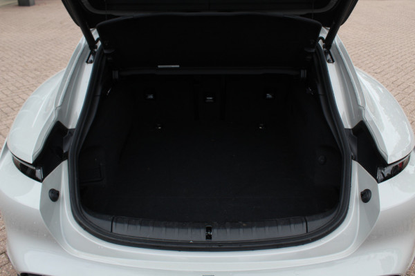 Porsche Taycan Sport Turismo 93 kWh / SOH 95% / 360Camera / Performance+ ACCU / Panoramadak / Sportchrono / Luchtvering / Matrix LED / Luxe Leder / 21''  / Bose / Stoel+Stuurverwarming / Warmtepomp / Dodehoek / DAB / ACC 39.111