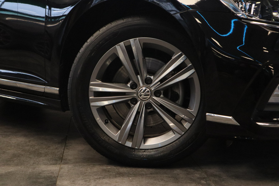 Volkswagen Passat Variant 1.5 TSI Elegance Business R IQ-led Navigatie Adaptive-Cruise