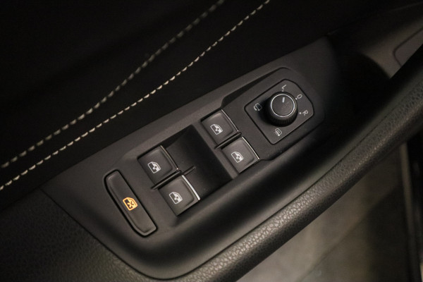 Volkswagen Passat Variant 1.5 TSI Elegance Business R IQ-led Navigatie Adaptive-Cruise