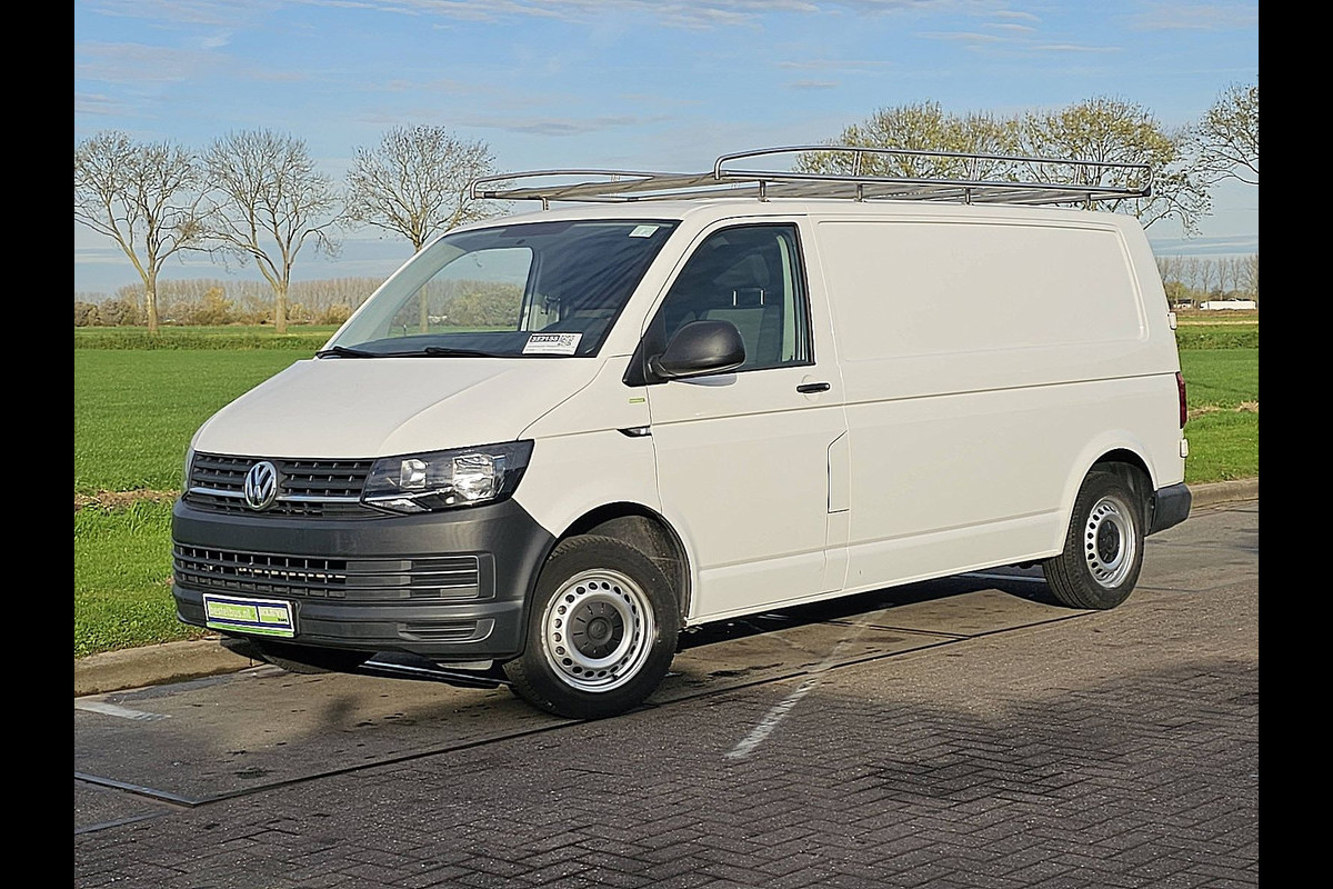 Volkswagen Transporter 2.0 TDI L2H1 Trekhaak Imperiaal Navi Airco Cruise