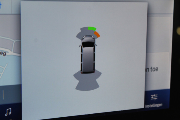 Ford Transit Custom 300 2.0-130pk TDCI L1H1 Trend Dubb. cabine. Trekgewicht 2.500kg ! Airco, stoel- spiegelverwarming, bijrijdersstoel, dubbele cabine, trekhaak, parkeersensoren v+a, navigatie, telefoonvoorb., metallic lak