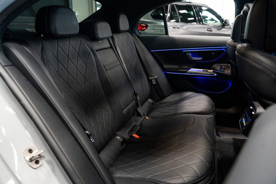 Mercedes-Benz E-Klasse 450 d 4MATIC AMG Line *Burmester / Achteras-besturing / Superscreen + Passagier Display / Stoelventilatie + Massage / Panorama / Soft-Close*