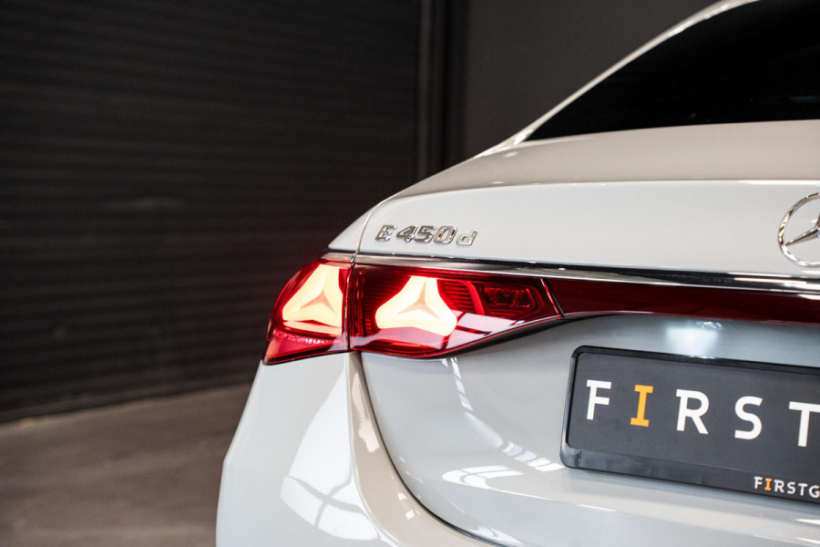 Mercedes-Benz E-Klasse 450 d 4MATIC AMG Line *Burmester / Achteras-besturing / Superscreen + Passagier Display / Stoelventilatie + Massage / Panorama / Soft-Close*