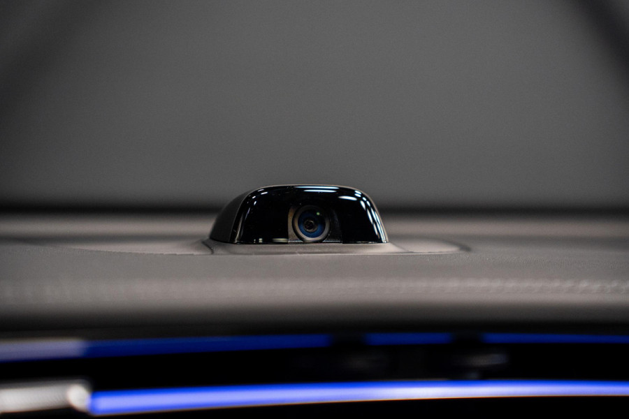 Mercedes-Benz E-Klasse 450 d 4MATIC AMG Line *Burmester / Achteras-besturing / Superscreen + Passagier Display / Stoelventilatie + Massage / Panorama / Soft-Close*