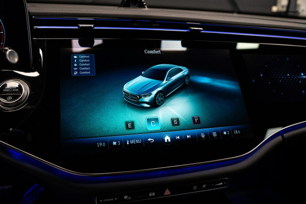 Mercedes-Benz E-Klasse 450 d 4MATIC AMG Line *Burmester / Achteras-besturing / Superscreen + Passagier Display / Stoelventilatie + Massage / Panorama / Soft-Close*