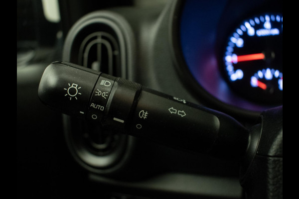 Kia Picanto 1.0 CVVT EconomyPlusLine Sport (AIRCO,BLUETOOTH,LED,LAGE KM STAND,BLACK/WHITE EDITION,SPORTSTOELEN,NETTE STAAT)