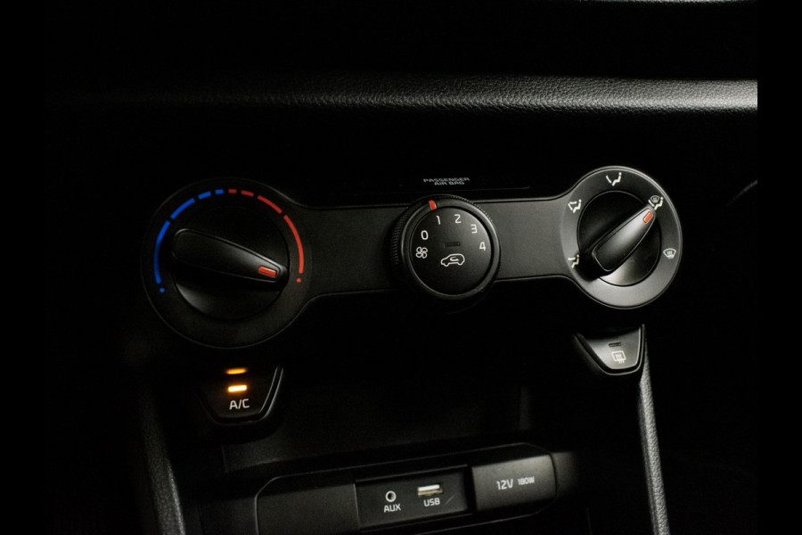 Kia Picanto 1.0 CVVT EconomyPlusLine Sport (AIRCO,BLUETOOTH,LED,LAGE KM STAND,BLACK/WHITE EDITION,SPORTSTOELEN,NETTE STAAT)