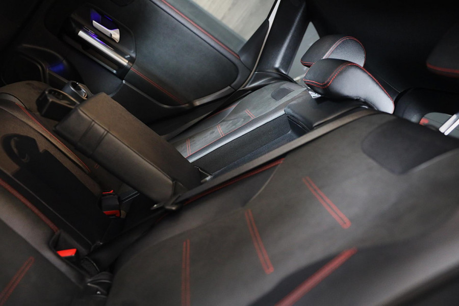 Mercedes-Benz B-Klasse 200 AMG Pakket / Aut / 163 PK / Open Panoramadak / Cruise Control / Navi / Ecc / Elek Pakket / Led / Pdc