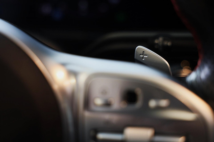 Mercedes-Benz B-Klasse 200 AMG Pakket / Aut / 163 PK / Open Panoramadak / Cruise Control / Navi / Ecc / Elek Pakket / Led / Pdc