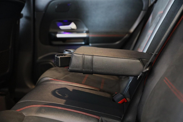 Mercedes-Benz B-Klasse 200 AMG Pakket / Aut / 163 PK / Open Panoramadak / Cruise Control / Navi / Ecc / Elek Pakket / Led / Pdc