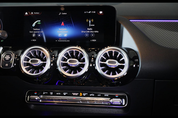 Mercedes-Benz B-Klasse 200 AMG Pakket / Aut / 163 PK / Open Panoramadak / Cruise Control / Navi / Ecc / Elek Pakket / Led / Pdc