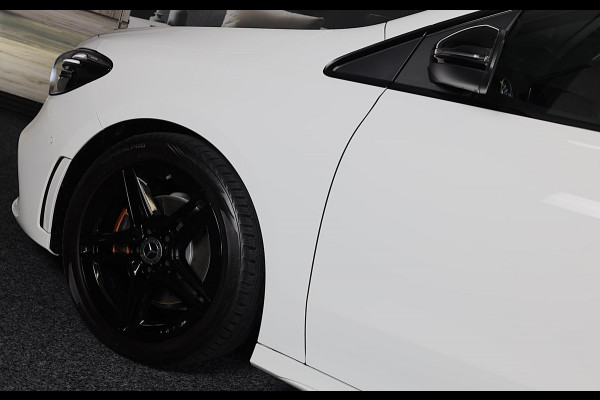 Mercedes-Benz B-Klasse 200 AMG Pakket / Aut / 163 PK / Open Panoramadak / Cruise Control / Navi / Ecc / Elek Pakket / Led / Pdc