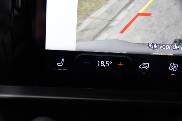 Ford Transit Custom 300 2.0 TDCI L2H1 Limited Black Edition Adaptieve Cruise, Virtual, Camera, Carplay, LED, Trekhaak, Stoelverwarming, NAVI, 170pk, Automaat, Uniek!