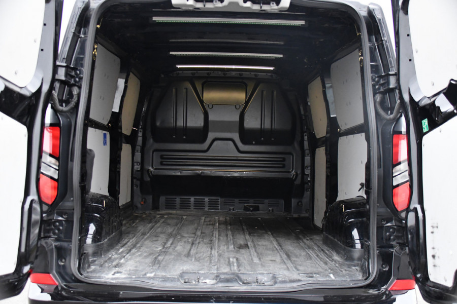 Ford Transit Custom 300 2.0 TDCI L2H1 Limited Black Edition Adaptieve Cruise, Virtual, Camera, Carplay, LED, Trekhaak, Stoelverwarming, NAVI, 170pk, Automaat, Uniek!