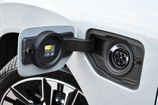 BMW X3 30e xDrive M-Sport Pro Pano Trekh DA-Prof H/K 360 El-zetel 21inch