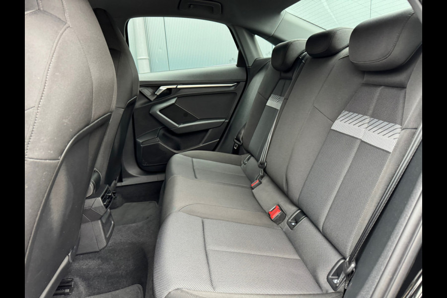 Audi A3 Limousine 30 TFSI Advanced edition * Navigatie * Parkeersensoren * Sportstoelen * Cruise Control *