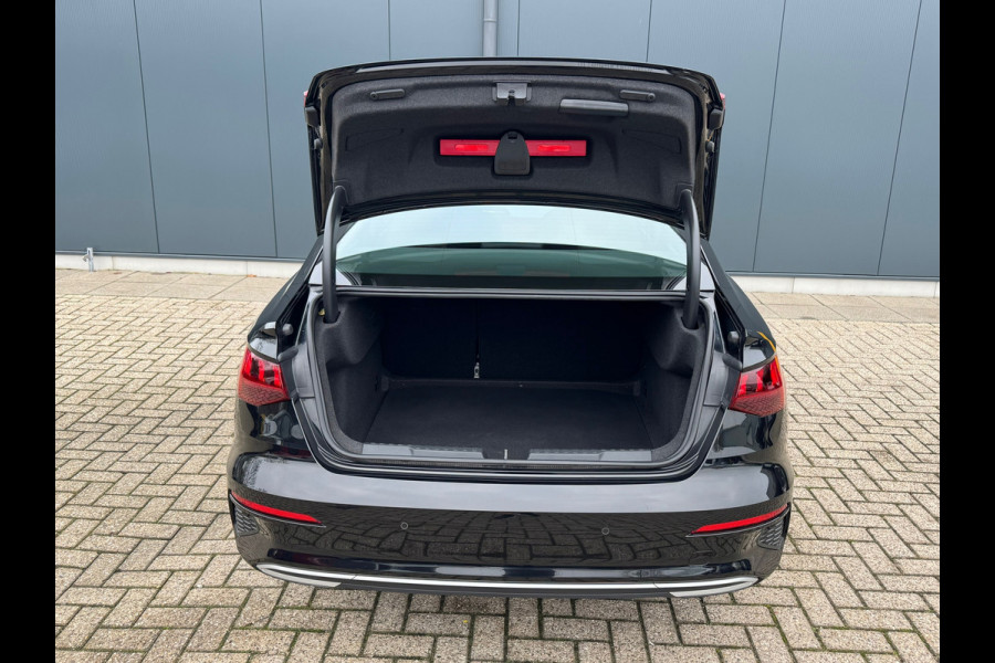 Audi A3 Limousine 30 TFSI Advanced edition * Navigatie * Parkeersensoren * Sportstoelen * Cruise Control *
