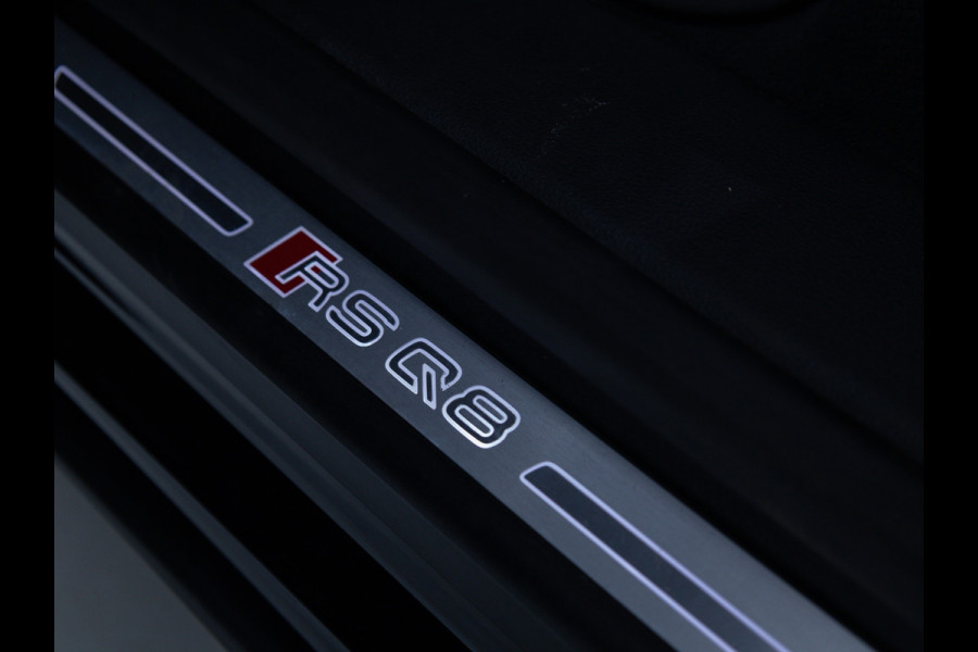 Audi RS Q8 RSQ8 4.0 V8 Urban Dynamic 800 PK / 1000 Nm Quattro | Keramisch | 24" Vossen | Akrapovic Titanium compleet | Panoramadak, Standkachel, Softclose, Stoelverw. & Ventilatie, Elec. trekhaak, B&O, 4 WST