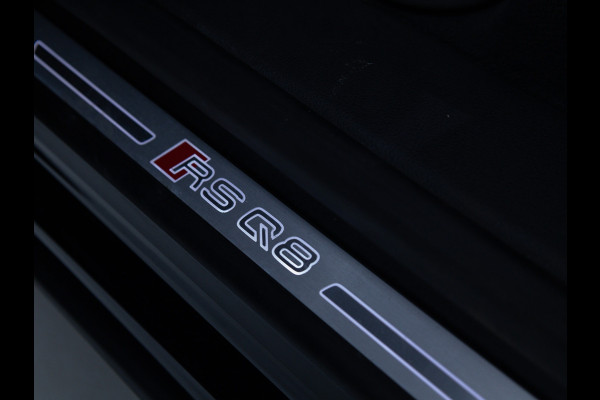 Audi RS Q8 RSQ8 4.0 V8 Urban Dynamic 800 PK / 1000 Nm Quattro | Keramisch | 24" Vossen | Akrapovic Titanium compleet | Panoramadak, Standkachel, Softclose, Stoelverw. & Ventilatie, Elec. trekhaak, B&O, 4 WST