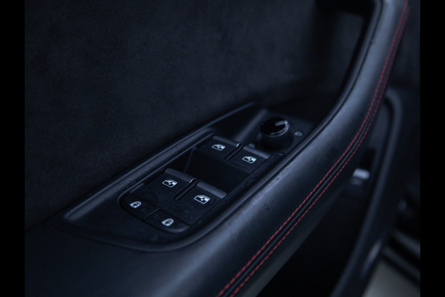 Audi RS Q8 RSQ8 4.0 V8 Urban Dynamic 800 PK / 1000 Nm Quattro | Keramisch | 24" Vossen | Akrapovic Titanium compleet | Panoramadak, Standkachel, Softclose, Stoelverw. & Ventilatie, Elec. trekhaak, B&O, 4 WST