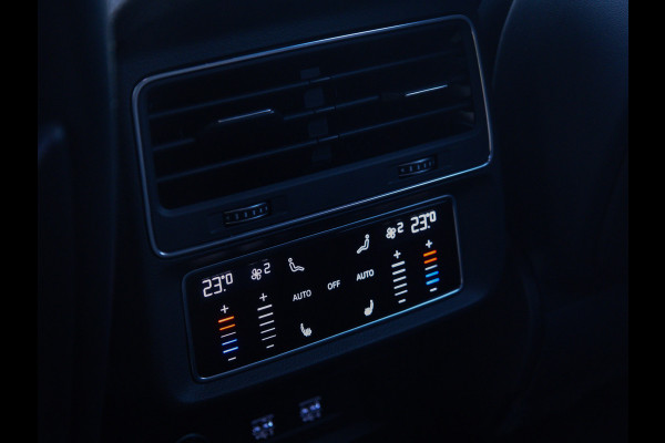 Audi RS Q8 RSQ8 4.0 V8 Urban Dynamic 800 PK / 1000 Nm Quattro | Keramisch | 24" Vossen | Akrapovic Titanium compleet | Panoramadak, Standkachel, Softclose, Stoelverw. & Ventilatie, Elec. trekhaak, B&O, 4 WST