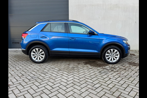 Volkswagen T-Roc 1.0 TSI Style * Navigatie * Led * Stoelverwarming * Adaptieve Cruise Control *