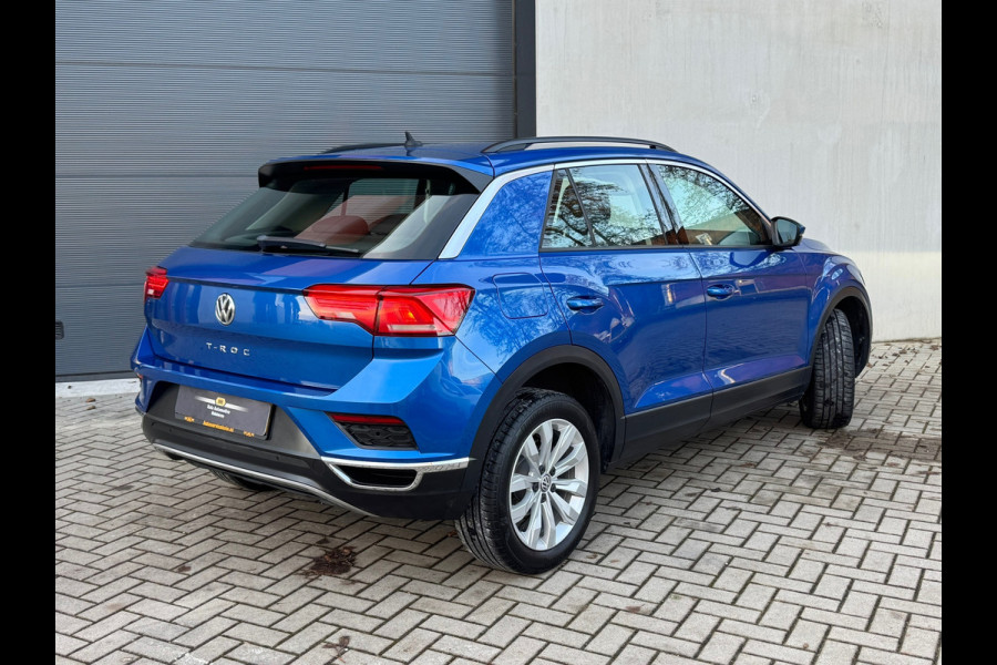 Volkswagen T-Roc 1.0 TSI Style * Navigatie * Led * Stoelverwarming * Adaptieve Cruise Control *