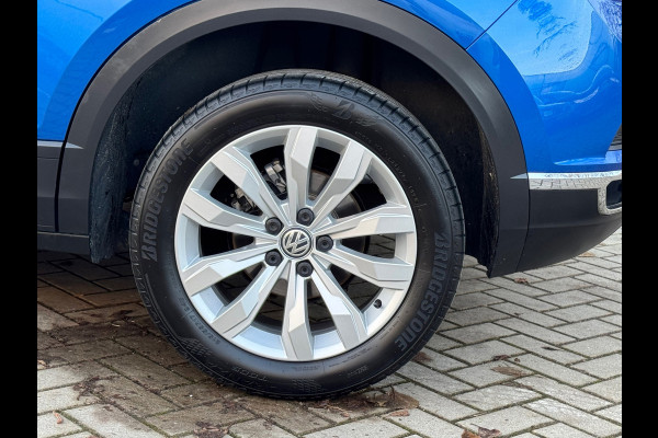 Volkswagen T-Roc 1.0 TSI Style * Navigatie * Led * Stoelverwarming * Adaptieve Cruise Control *