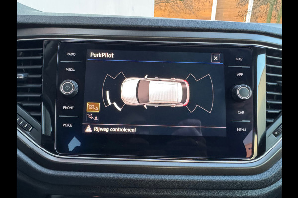 Volkswagen T-Roc 1.0 TSI Style * Navigatie * Led * Stoelverwarming * Adaptieve Cruise Control *