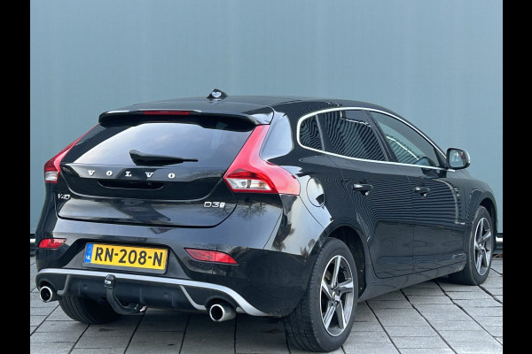 Volvo V40 BWJ 2018 | 2.0 D3 150PK R-DESIGN | TREKHAAK | PANO DAK | LEER | CAMERA A | CLIMA | NAVI | STOELVERW | PREMIUM AUDIO