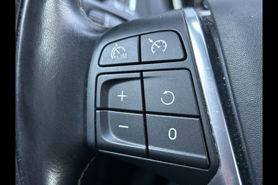 Volvo V40 BWJ 2018 | 2.0 D3 150PK R-DESIGN | TREKHAAK | PANO DAK | LEER | CAMERA A | CLIMA | NAVI | STOELVERW | PREMIUM AUDIO