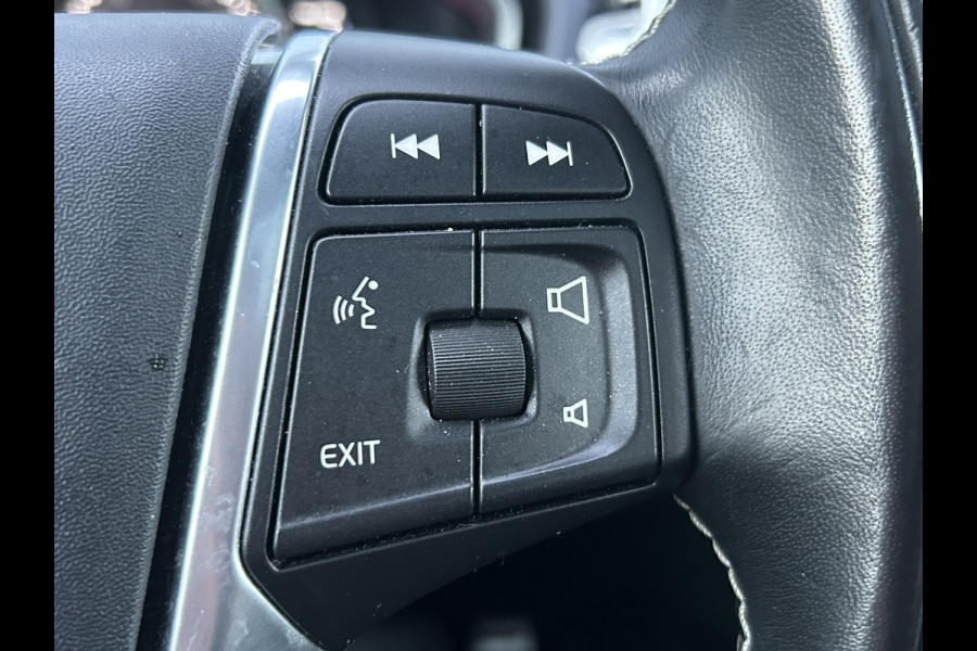 Volvo V40 BWJ 2018 | 2.0 D3 150PK R-DESIGN | TREKHAAK | PANO DAK | LEER | CAMERA A | CLIMA | NAVI | STOELVERW | PREMIUM AUDIO