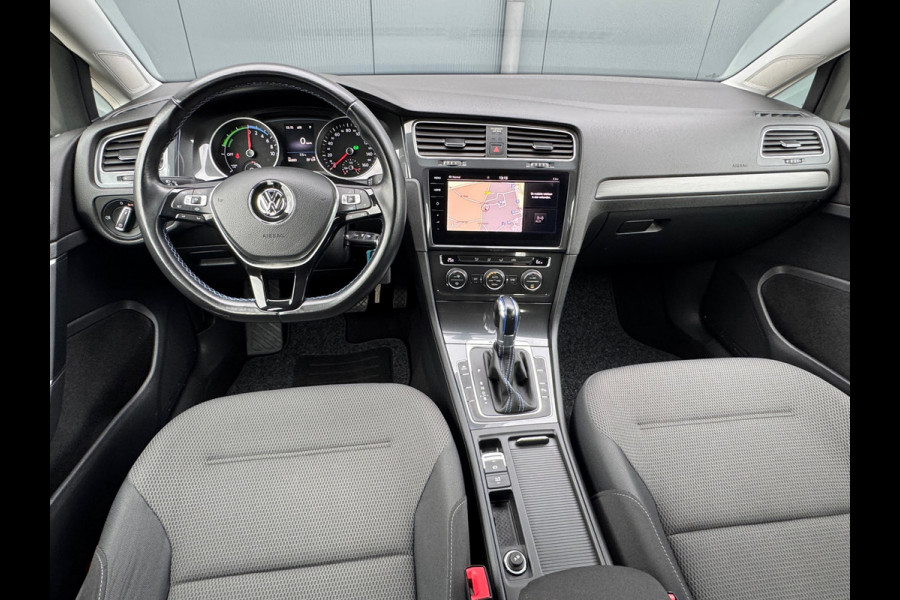 Volkswagen e-Golf * Navigatie * Camera * Led * Allseason banden *