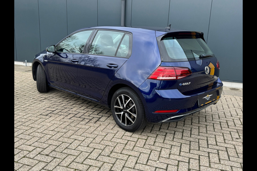 Volkswagen e-Golf * Navigatie * Camera * Led * Allseason banden *
