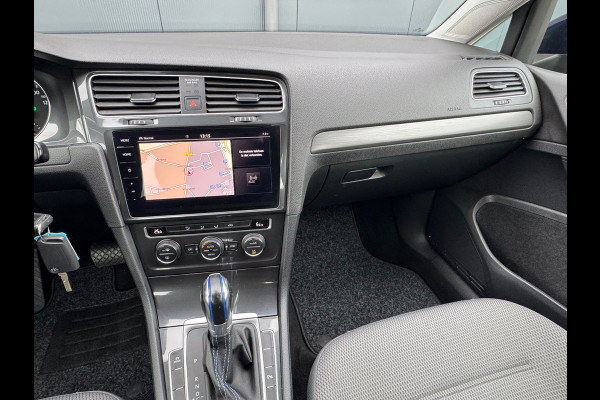 Volkswagen e-Golf * Navigatie * Camera * Led * Allseason banden *