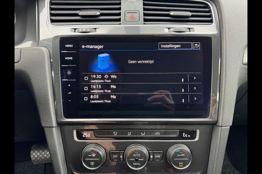 Volkswagen e-Golf * Navigatie * Camera * Led * Allseason banden *